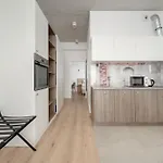 Beautiful White - Beige Apartment With Balcony In Wroclaw By Noclegi Renters