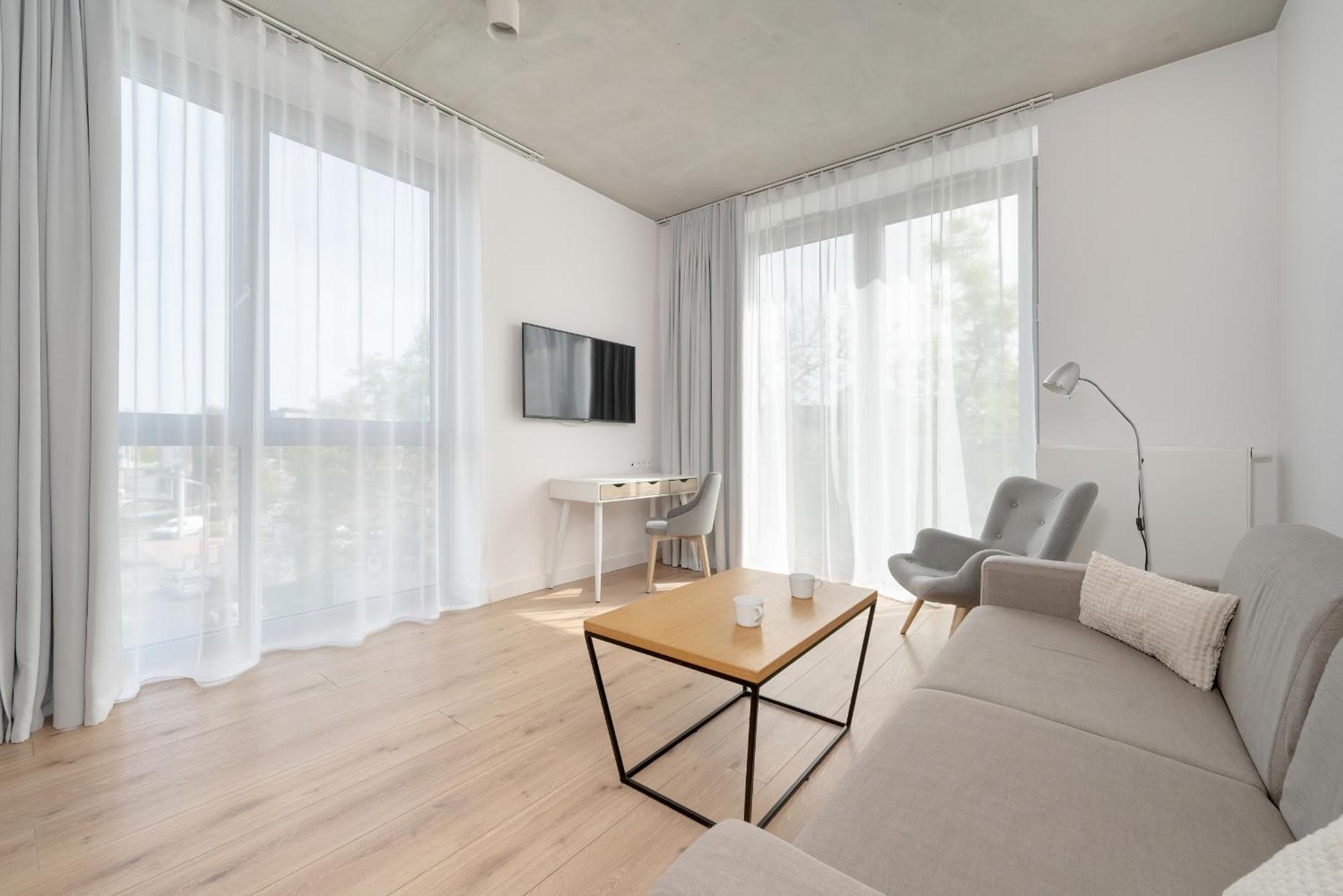 Beautiful White - Beige With Balcony In By Renters *